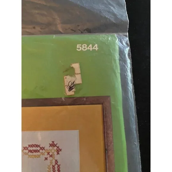 Vintage Coats & Clarks 5844 Crewel Cross Stitchery Kit Ornament Friend Emerson - Picture 3 of 6